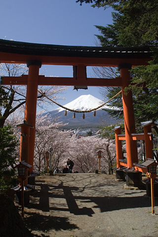 2013年4月8日の富士山写真